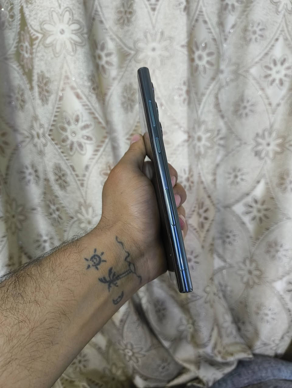 السلام عليكم 
سامسونج اس22 الترا الجهاز ذاكره 512 دبل خط مكفول من كلشي وفول نضافه 
السعر 480 
مكاني بغداد حي الاعلام شارع البداله 
***********
