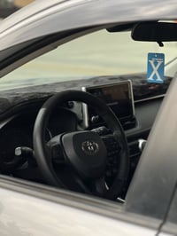 Rav4 2023 LE  السيارة حادثها جانبي ٣ قطع باب وجاملغ مبدل و باب الاخ مص...