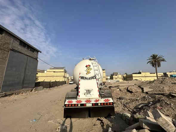 سلام عليكم سايلو اسويدي اربع دناكير مطول اثنين سبرنك دنكير ١٦وثنين جوبلس ١٤  السعر ١٧٥ وبي مجال الاتصال الشراي***********
