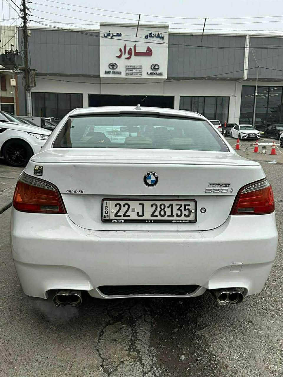 السلام عليكم 
 BMW 530i E60 موديل 2007
وارد خليجي رقم اربيل محرك 3000 n52 المرغوب 
كامل مواصفات تبريد سلايد شغال تحكم ستيرن شغال كروز سرعة سيدي جنجر مري قلاب خزن ميموري 3 بردات والبردة الخلفية كهرباء شغالة السيارة اصل حساسات بس شاديلهه كت رياضي الدعاميات بدون حساس ويل كب وتخم تاير جدد الگير والمحرك جدد ترايك وين ماتريد السيارة مدامة بالكامل من الالف للياء بلكات نوزلات منظومة ماء تبريد ثلج حدادية كاملة مبدلة الجاملغ عكس السايق مبدل نفس اللون بدون ايرباك ولادواخل واكو قطع بيهه صبغ اثر طخات بسيطة تجي تفحص سونار ونخليك على راسنا 
السعر 115 ورقة.
رقم صاحب السيارة *********** بسام
مكان السيارة بغداد البلديات.
