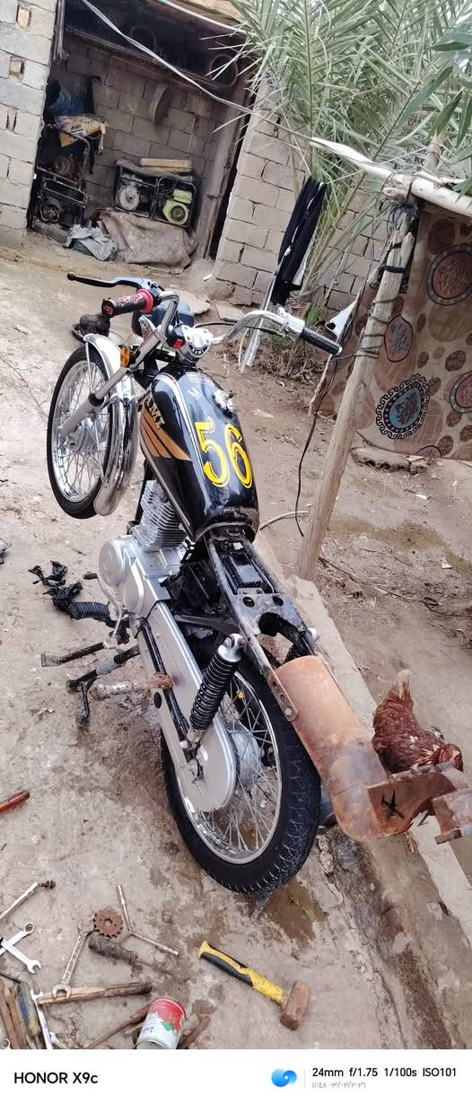 سلام عليكم دراجه البيع صارله 3تشهر من معمره الدراجه كلك كلك مكفول من السرقه مكاني الديوانيه طريق السنيه  السعر 600 وبيه مجال لا تصير لوتي براسي ***********  خابر ودلل ماكو خاص.+شرط الفصلا والسرعه ⚔️✌️ مفتوح والفات
