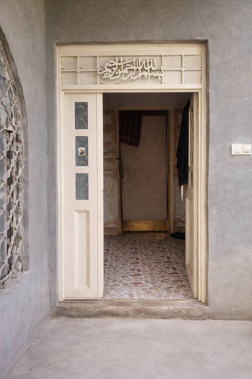 دار للبيع شهداء سيف سعد
دار للبيع مساحه ٢٠٠ متر ثاني بيت عن الركن داخل سوق الشهداء مقابل مدرسه اعداديه بغداد للبنات وكذلك مدرسة ابتدائية جنس العقار طابو صرف موقع الدار كلش مميز داخل السوق يصلح دار أو قطعة أرض , غير متواجد على الفيس بوك للاستفسار الاتصال على الرقم ***********
