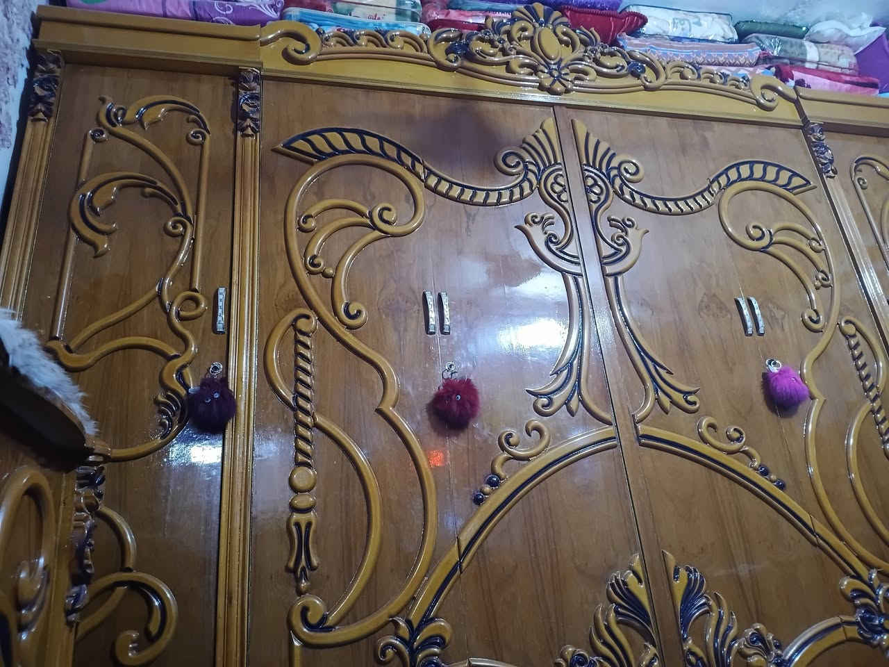 السلام عليكم غرفه اخشاب للبيع جديده معنى الكلمه صاج
