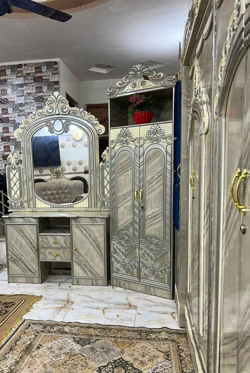 750غرفه ست ابواب خشب عراقي اخت الجديده مال عرسان زاويه كنتوريه وياهه شالوزيه وطابوريه  بغداد الحسينيه مال الراشديه وعندي توصيل ***********
