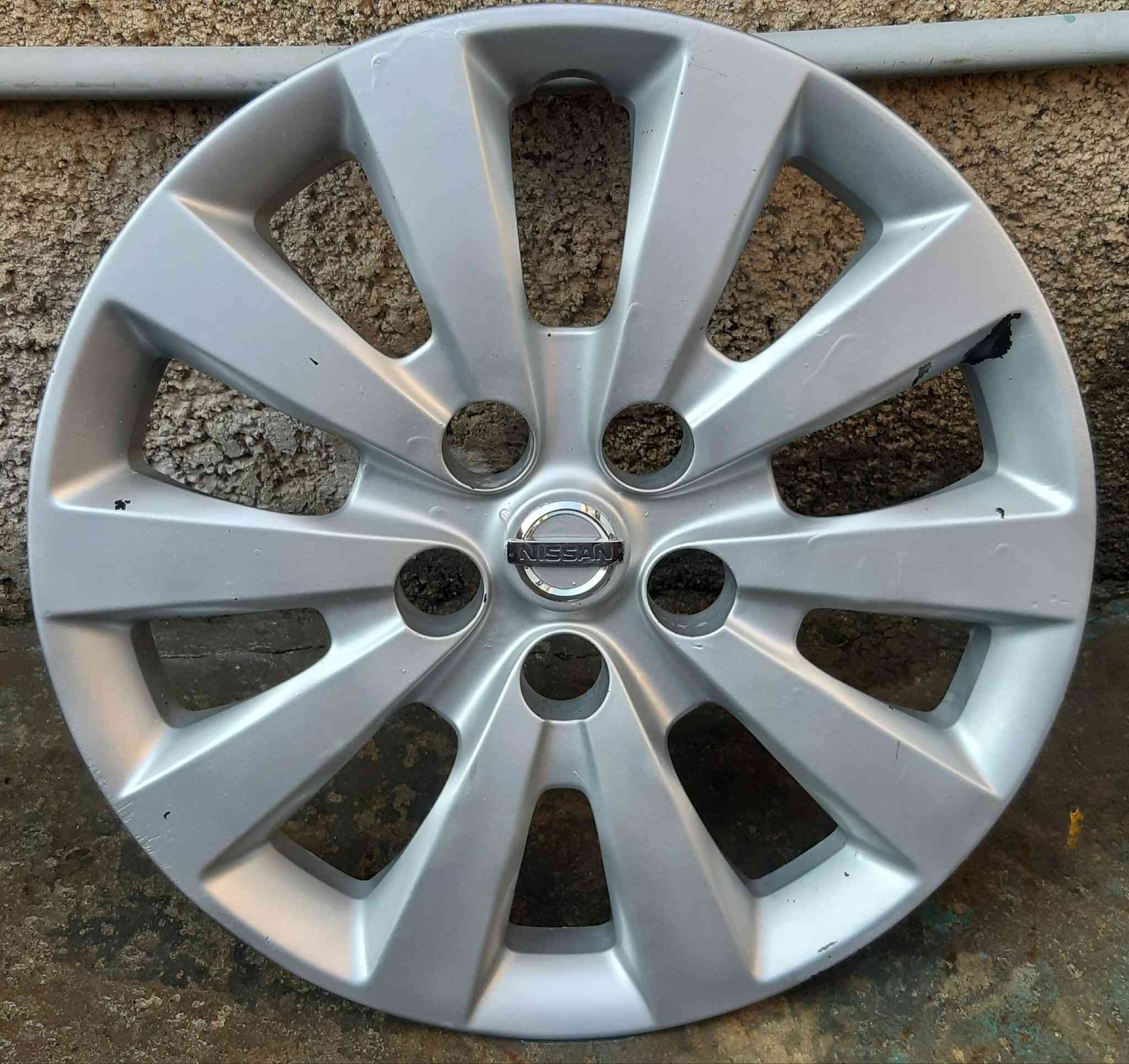 السلام عليكم ورحمة الله وبركاته 
كبات نيسان بدون ضرر تخم حجم 16 مع تاير تك حجم 16/60/205 السعر 50 الف للاتصال  ***********
