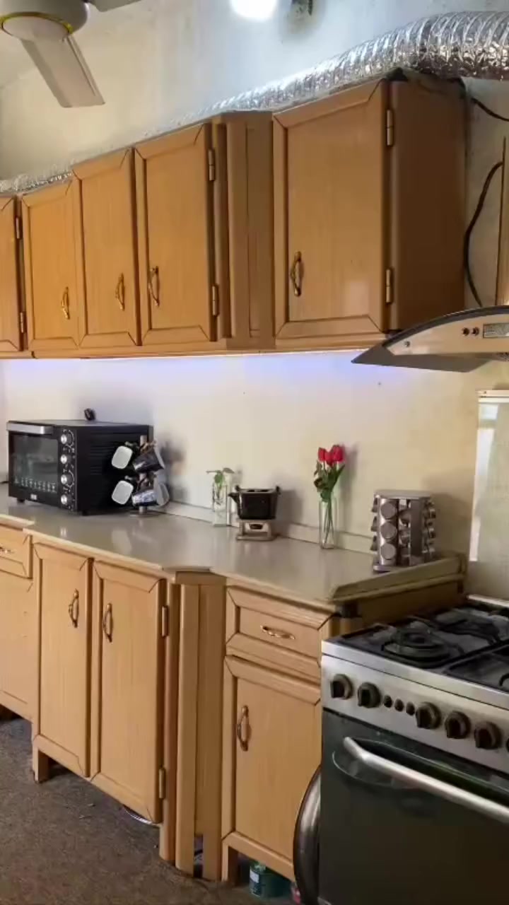 السلام عليكم هذه الكاونتر للبيع السعر500 وبيه مجال للأستفسار موجود خاص وهذه رقمي  *********** مكاني حي الغدير قرب متوسطة الحمزه للبنين
