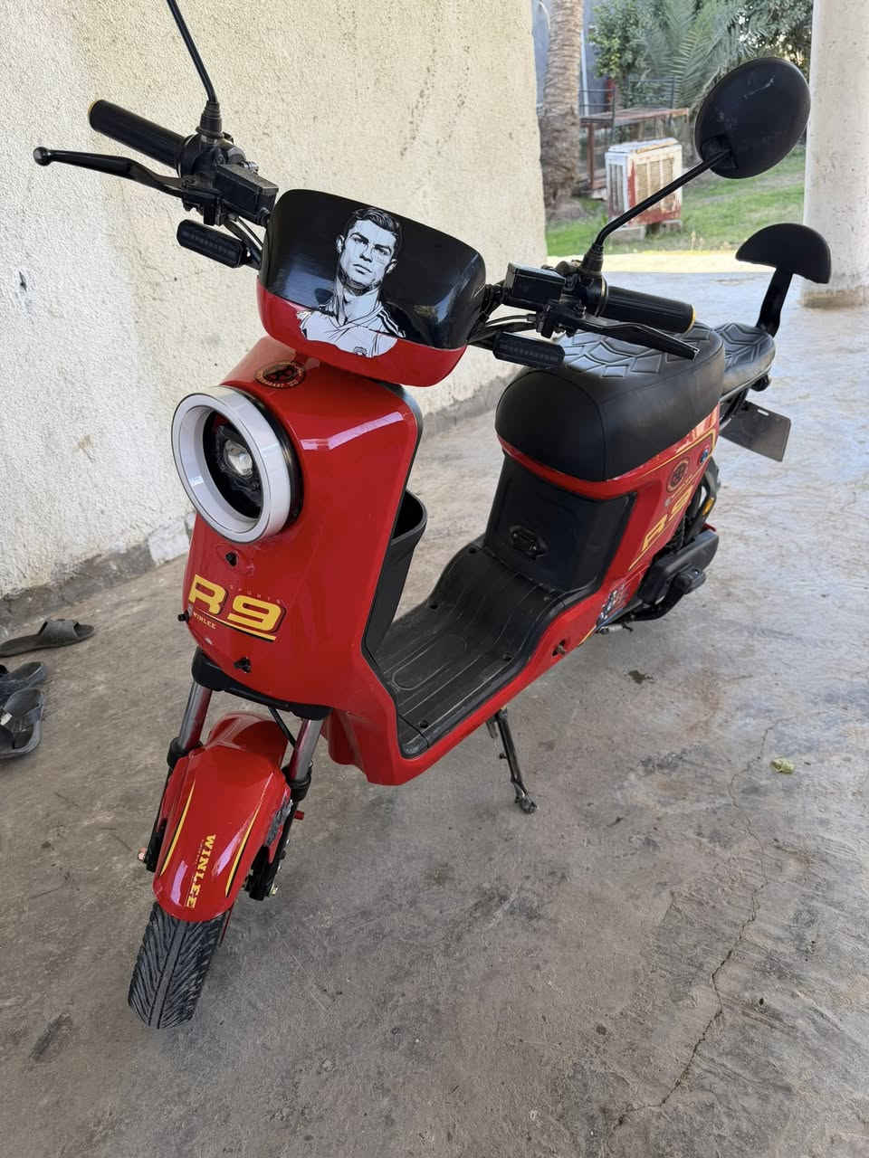 دراجه شحن R9 موديل 2025 نظيف جداً  5 بطاريات حجم كبير السعر 500       ***********
