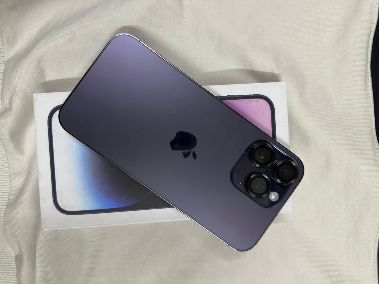 ايفون 14 برو ماكس
مساحه 256

بطاريه 91🔋

مستبدل بطاريه من غير جهاز يعني اصليه

يدعم شريحة اكترونية و شريحة عاديه

كل تفاصيل بل صور 

تفاصيل اكثر تعال خاص

بكان بغداد البياع شرطة الخامسة 

شعندك مراوس نزل انطي سعرك اتوصل وياك

***********
