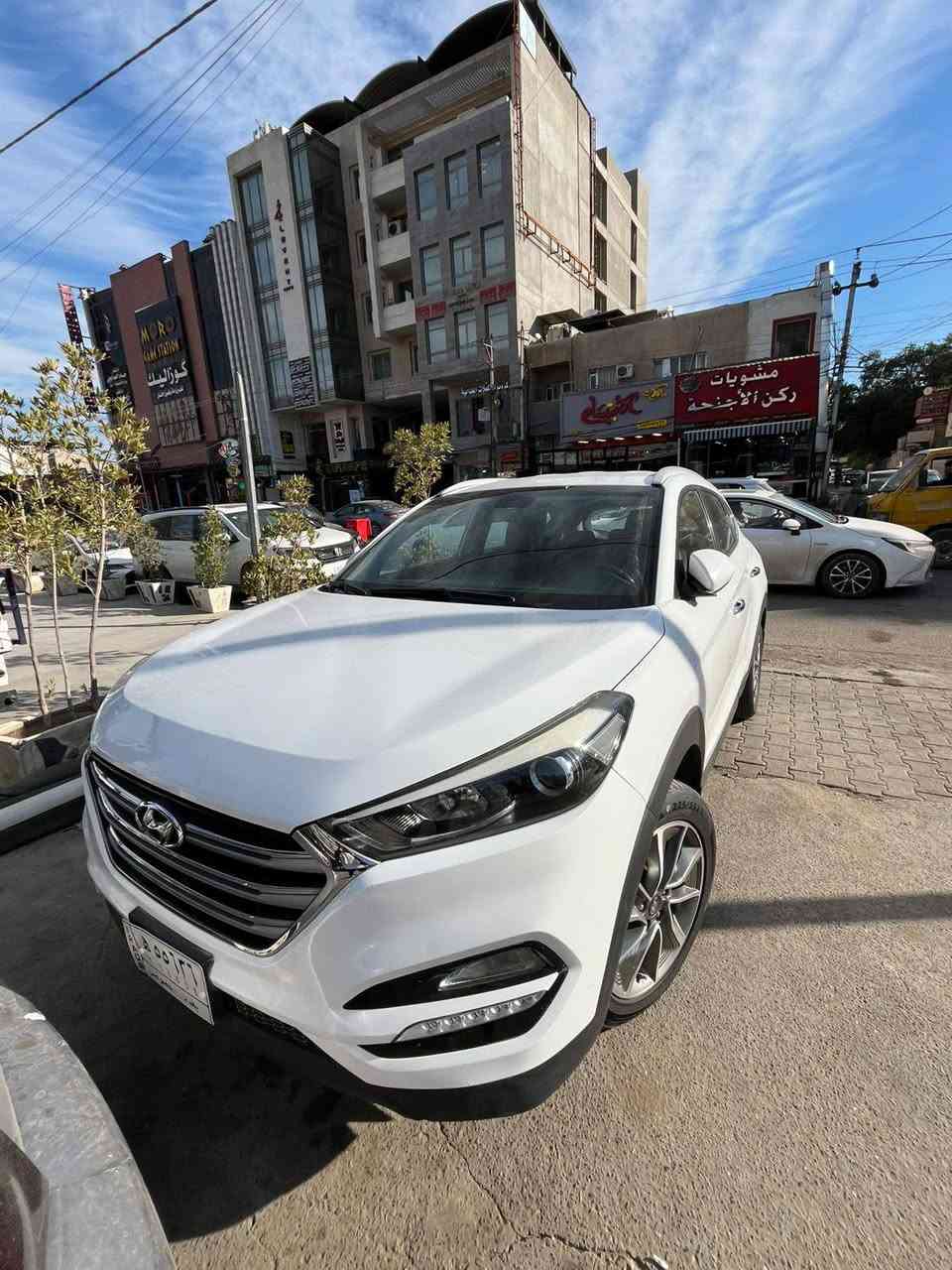 السلام عليكم
توسان 2018 خليجي 
محرك ٢٠٠٠ دوش 
قطعتين تبريد 
حساسات خلفي 
تحكمات ستيرن 
مري شفط 
ويل حجم 18
ماشيه 117الف كيلو 
السياره ببه تبديل قبق جنطه وصبغ جاملغ الخلفي الايمن 
بيه كارت باب سايق كلش قليل 
السياره نظيفه جدا 
رقم بغداد باسمي 
السعر 170$وبيهه مجال بسيط 
العنوان/ بغداد/ العامريه 
للإستفسار الاتصال
***********
***********
