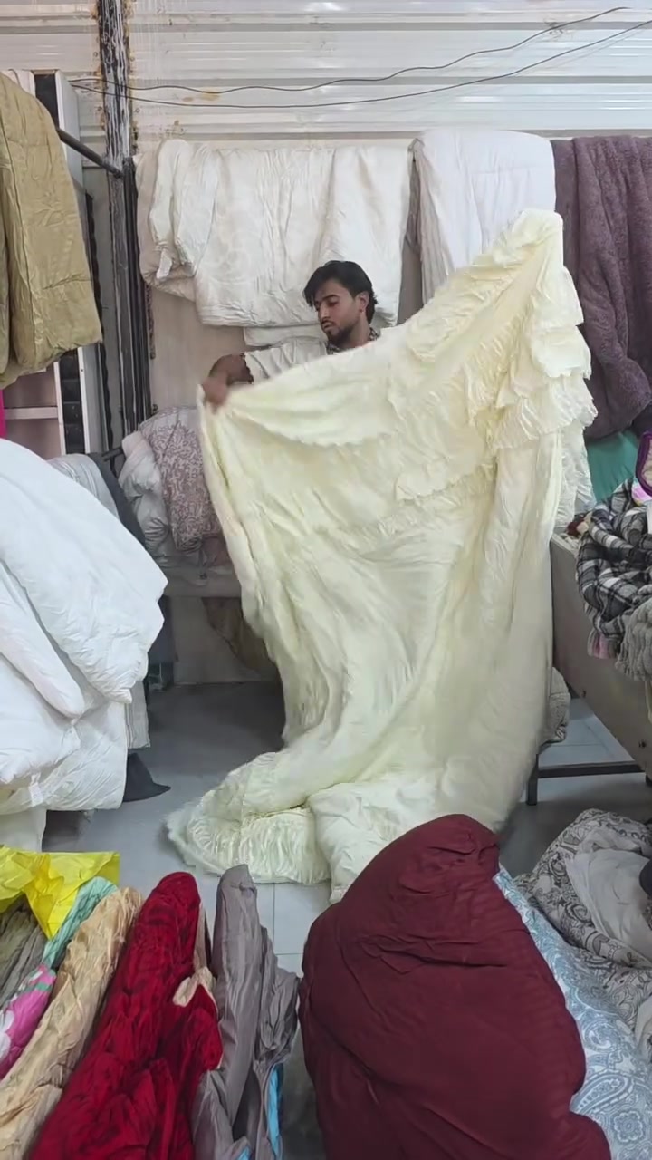 على بركة الله كسر وجبه جديد من الحاف الديباج الدرجه الاولى كله جديد ما مستخدم تشكيله كلش حلوه وباقي التفاصيل داخل الفيديو ويدللون زبائننا 
العنوان كوت بداية الخاجيه من جهه الزهراء قرب مدارس النهرين النموذجية #ملابس_براندات


**إذا كنت صاحب هذا الإعلان وتريد حذفه لأي سبب، رجاءا أرسل رسالة إلى الدعم الفني**