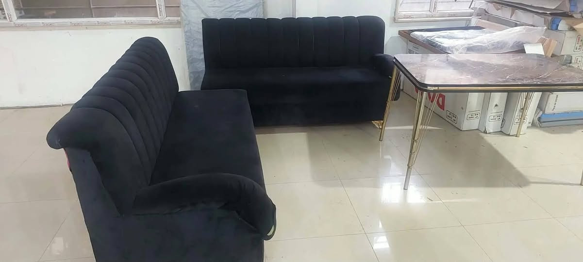 #للبيـــــــــــــــع 
ديوان قطعين
مع ميز ب150
العنوان الزهور


**إذا كنت صاحب هذا الإعلان وتريد حذفه لأي سبب، رجاءا أرسل رسالة إلى الدعم الفني**