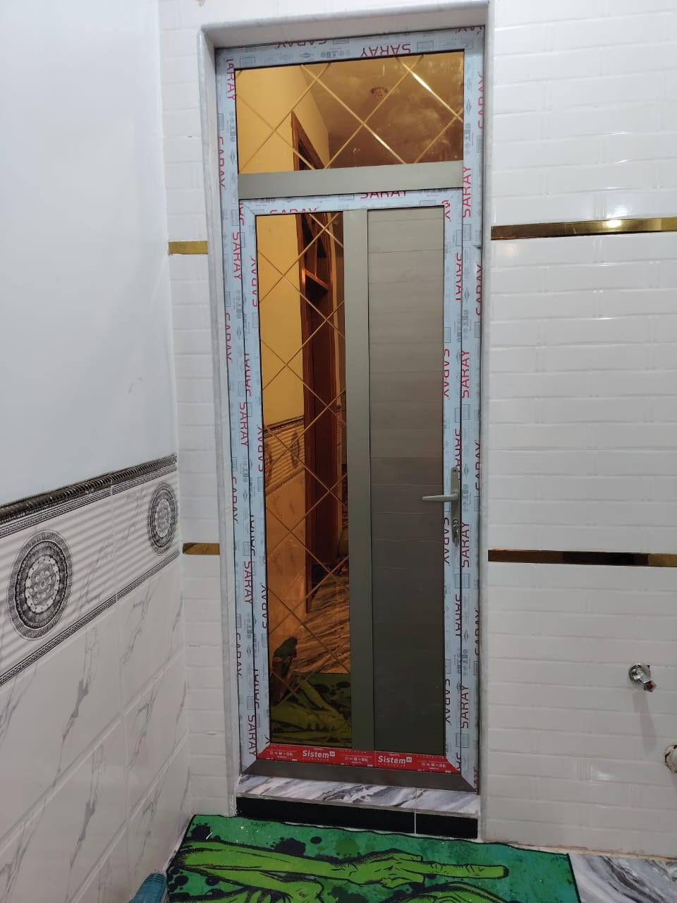 جزء من اعمالنا  عمل وتنصيب ابواب  المنيوم تركي  يتوفر جميع الالوان ويدللون الطيبين علينا ،🌸🌸🌸عنوان المعمل كوت ..الاحرار ...مزاك ***********واتساب
