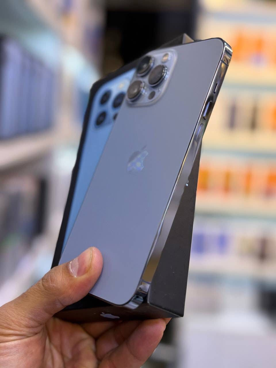 13برو ماكس امريكي جهاز يخبل ما مفتوح 
داكرة 128 بطارية 100 مرفوعه بس 
ما مبدل بيه شي كله شغال 
 ‭0789 174 3519‬
