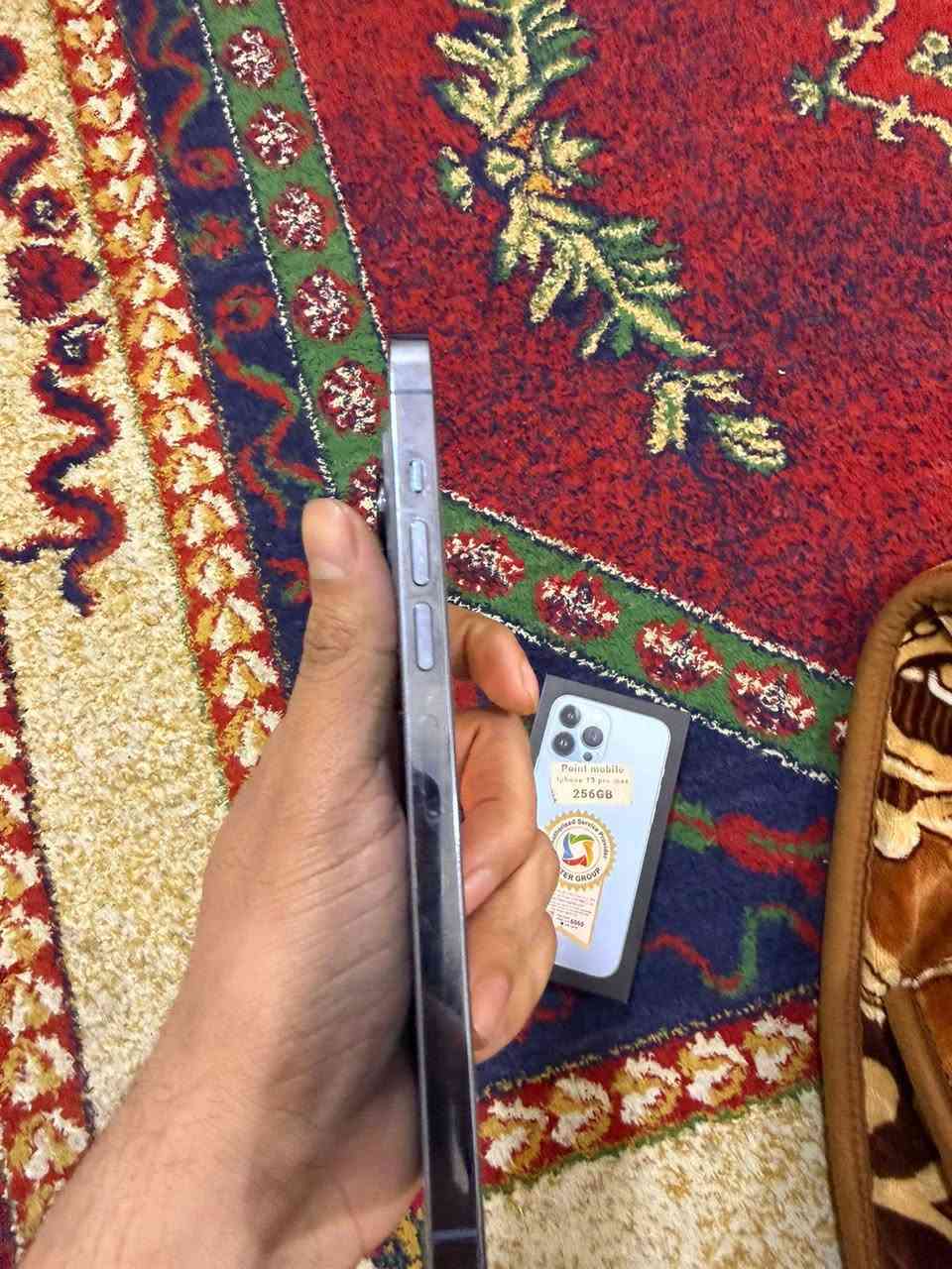 سلام عليكم 13 برو ماكس 256جهاز مكفول كله شغال الله شاهد فقط شاشه مبدله ومال شركه 3 خطوط وصار بيه هاي سواد من جوا ومع مني نضافه 90 قيم بل يرضي بي الله مكاني حي اور *********** واتساب فقط
