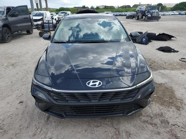 شـــــــــــــــــــركة مـــايباخ 
بأدارة علي عباس الخُزاعي 
وجهتك الأولى لأستيراد وتصدير السيارات

هيونداي النترا موديل 2025
مكفوله حاليا بدبي
واصل للبصره مصلح وجاهز بسعرب120   قفل بدون كمرك 
يمكن ادخالها بكتاب شهداء

الديوانية . حي الجزائر . شارع البستان
📞 *********** 
📞 ***********
