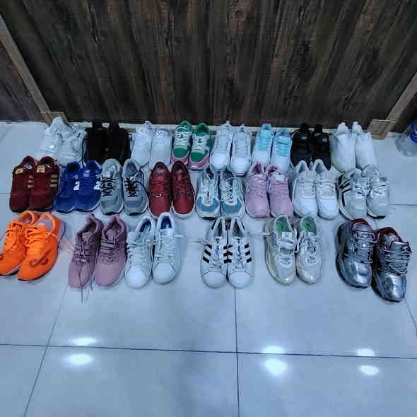 احذية 👢 نسائي بالة اوربي اصلي قياسات من 35 احد 40 بأسعار مناسبة العنوان الصوفيه سده قرب ملعب محمد حميد  ***********
