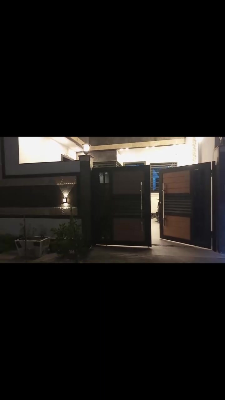 اعلااان مميز جدا  🔥🔥🔥
دار للبيع بناء حديث درجه اولى vip في  #الغزاليه العمداء موقع مميز وهادئ
مساحه 150م واجهه 7.5نزال20

يتكون من 5غرف نوم سويت 

صاله 
حولي 
مطبخ 
شلال داخلي 
طرمه 
بيتونه 
سطح 
البيت متعوب عليه بشكل وبالعافيه ع اليشتري 
لاستفسار 
***********
