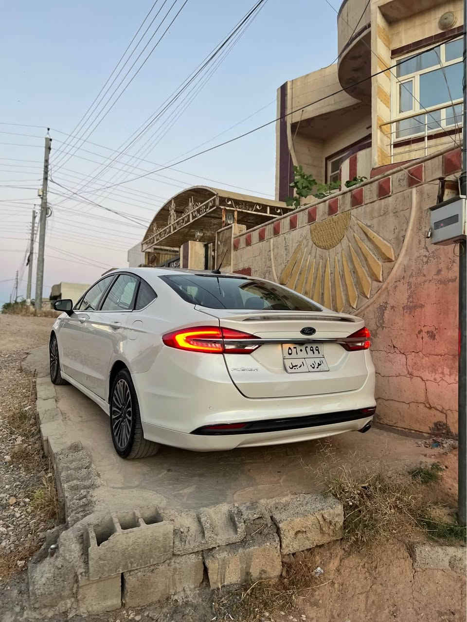 سەرەتا بە ناوی خوای گەورە 
Ford fushion 2017
سایەرەکی تابلی جوانە 
بی تەقەو رەقەیە 
یەک دیناری مەسرەف تیدا نیە 
گیر مەکینە کارەبایی تەبریت بە شەرتە 
سەنەویەکەی سالەکە بەسەر چوە 
کوشین جلدو کارەبایە 
شاشە گەورەیە 
گیر  ماوسە 
سەیارەکە چوار پارچەی بەس پەمە بی دەعم 
پشتو پیشی کەپسە 
 لە دوو عەیب بەدوای مەگەری یەک دیناری مەسرەف تیدا نیە 
بۆ زانیاری زیاتر پەیواندیمان پیوە بکەن 
*********** كويسينجاك, أربيل

