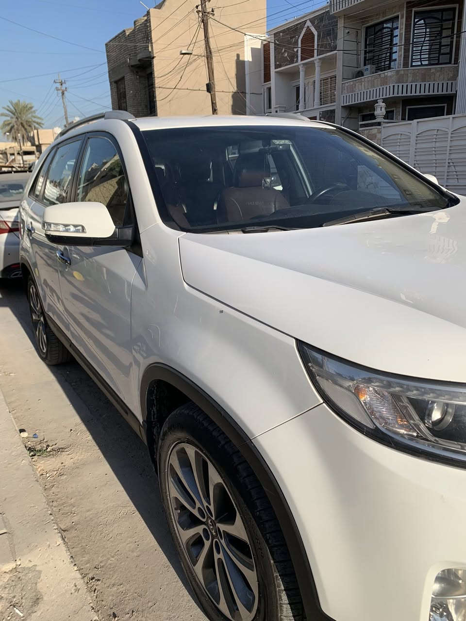 السلام عليكم
سورنتو 2015  

المحرك: V6 سعة 3.5 لتر 6 سلندر 

ناقل الحركة: أوتوماتيك + عادي 

الممشى 86الف كيلو متر Km

7 مقاعد 

مقاعد جلد

مقاعد أمامية كهربائية 

كاميرا خلفية

حساسات صف أمامية + خلفية

نظام دخول بدون مفتاح + زر تشغيل بصمه )  

بلوتوث / USB / AUX

مدخل USB امامي خلفي 

مرايات جانبيه كهربائية قلاب 

بيها الجاملغات الخلفية صبغ +باب خلف السايق 
 

للاستفسار او الاتصال عل رقم ***********

السعر - 185$وبيها مجال العنوان بغداد الزعفرانية
