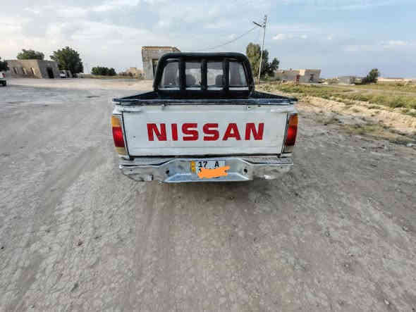 سلام عليكم للبيع بيكم نيسان موديل 91 محرك مكفول رقم 17 اكليزي سياره حلوه و جاهزه مكان سياره البصره الدير سعر سياره38 و بيه مجال رقم ***********
