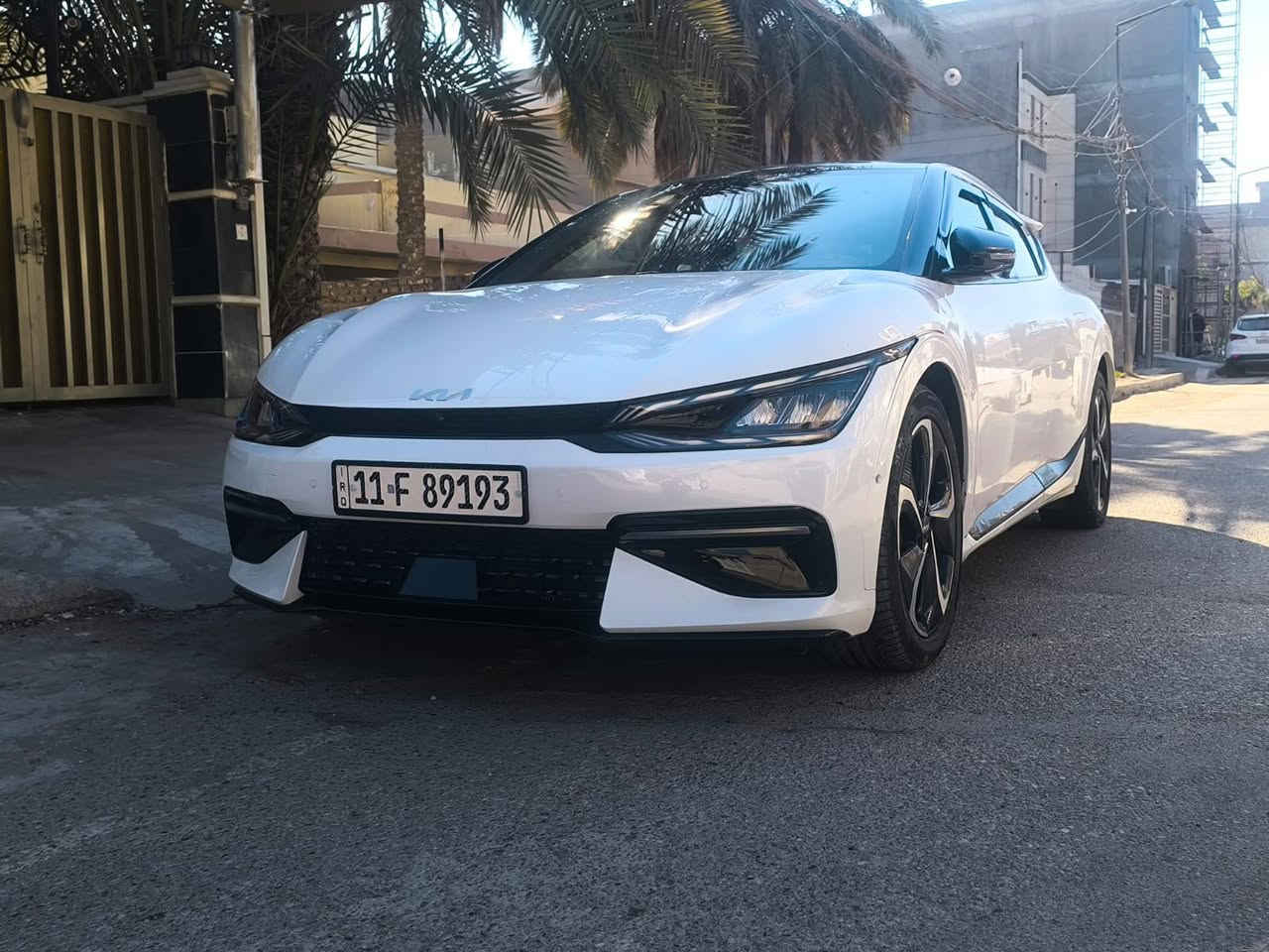 السلام عليكم
EV6
 جي تي لاين اعلى فئه
الشحنه تمشي 600 كيلو
 ماشيه 8 الف إلى الان قابله للزيادة
: السعر 19800: بيه مجال
صور الضرر في المنشور 
بغداد حي القاهرة قرب مول القاهرة 
***********
