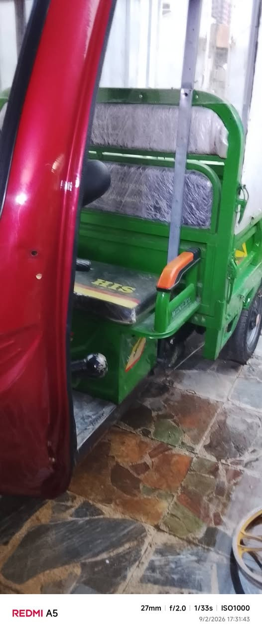 السلام عليكم ستوته بيع كامله  1450بيه مجال قليل بطاريات جديد تايرات جديده
*********** بي واتساب
