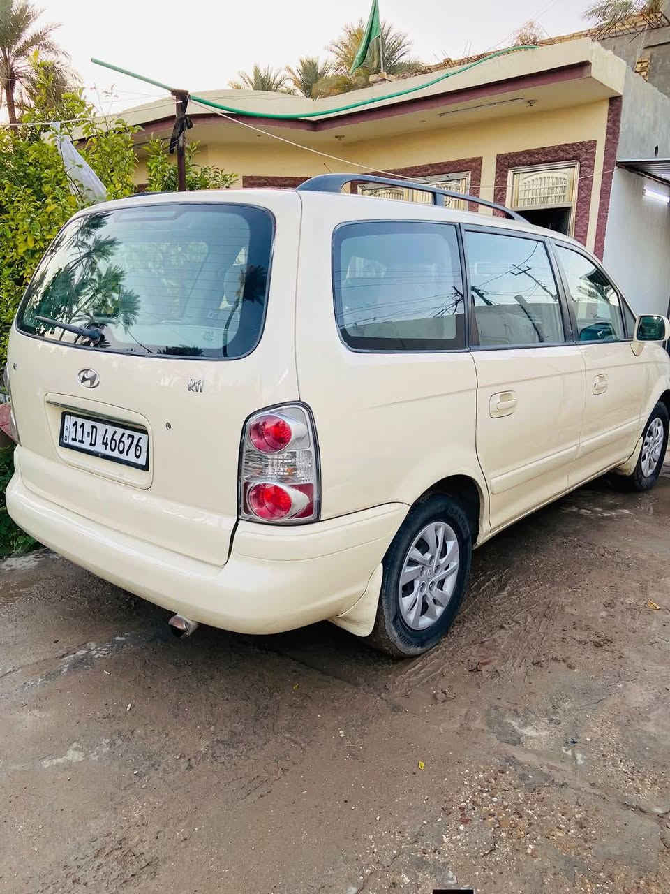 السلام عليكم 
سياره هونداي ترانجيت 2006 سياره جديده ونضيفه ومابيها كل ضربه فقط تكحيل 
دوخل بلاديه ونضيفه 
رقم انكليزي لسنه 2031 هزه جديده 
سعرها 87 وبيها مجال 
***********
