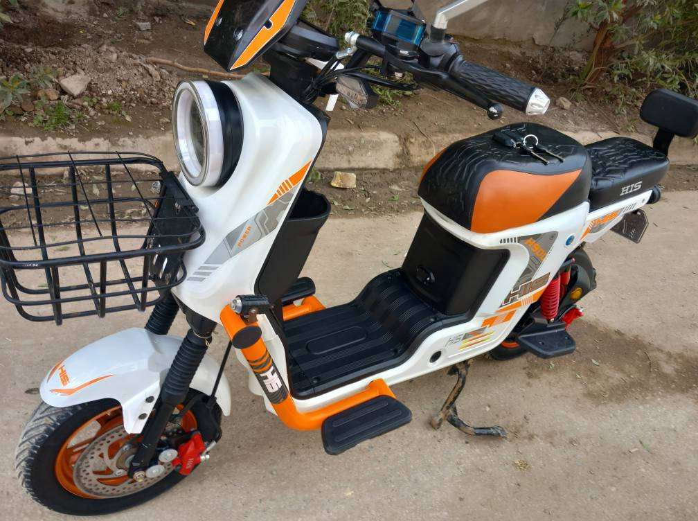 دراجه شحن للبيع جديدة استخدام قليل فول مواصفات ٢٠٢٦  السعر ٤٢٥ وبيها مجال مكاني ديالى بعقوبة المفرق *********** بعقوبة, ديالى
