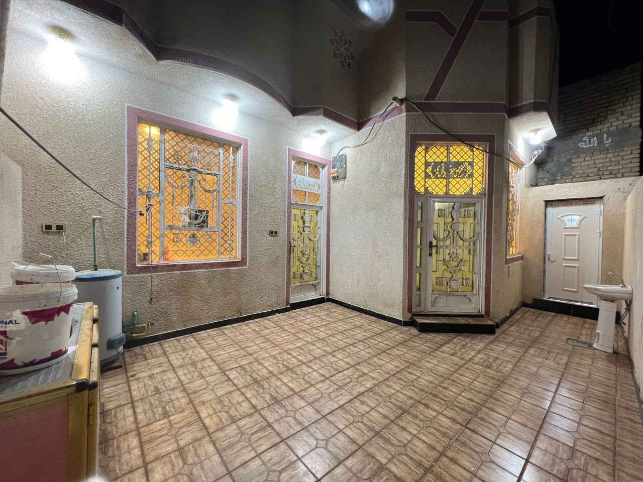 بيت زراعي مساحه170  كونكريت صب بحي نفط مقابل بانزين خانه 
2غرف وبراني ومطبخ وصاله صحيات خارجيه وداخليه 
 وسطح شتايكر 
السعر 80
للاستفسار واتساب 
***********
