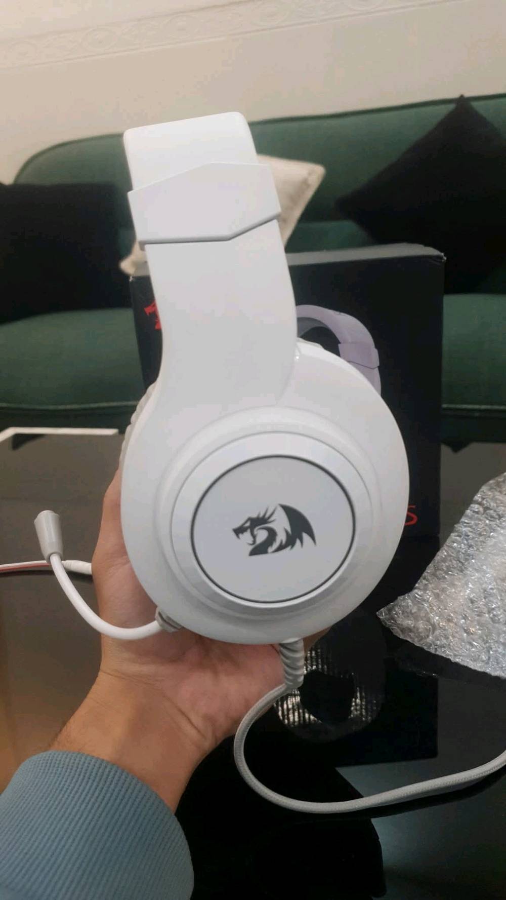 السـلـام عليكـ۾

سماعة ريدراغون كيمنك للبيع
مواصفـــــات🤦🏻‍♂️: 

_عازلة للضوضاء والصدى بشكل جزئي
_اضاء  RGP ملون
_ميكرفون عالي الوضوح

تتوافق وي اجهزة الكونسل والـPC والموبايل
السعر» 25 الف وبيها مجال
مكاني بغداد