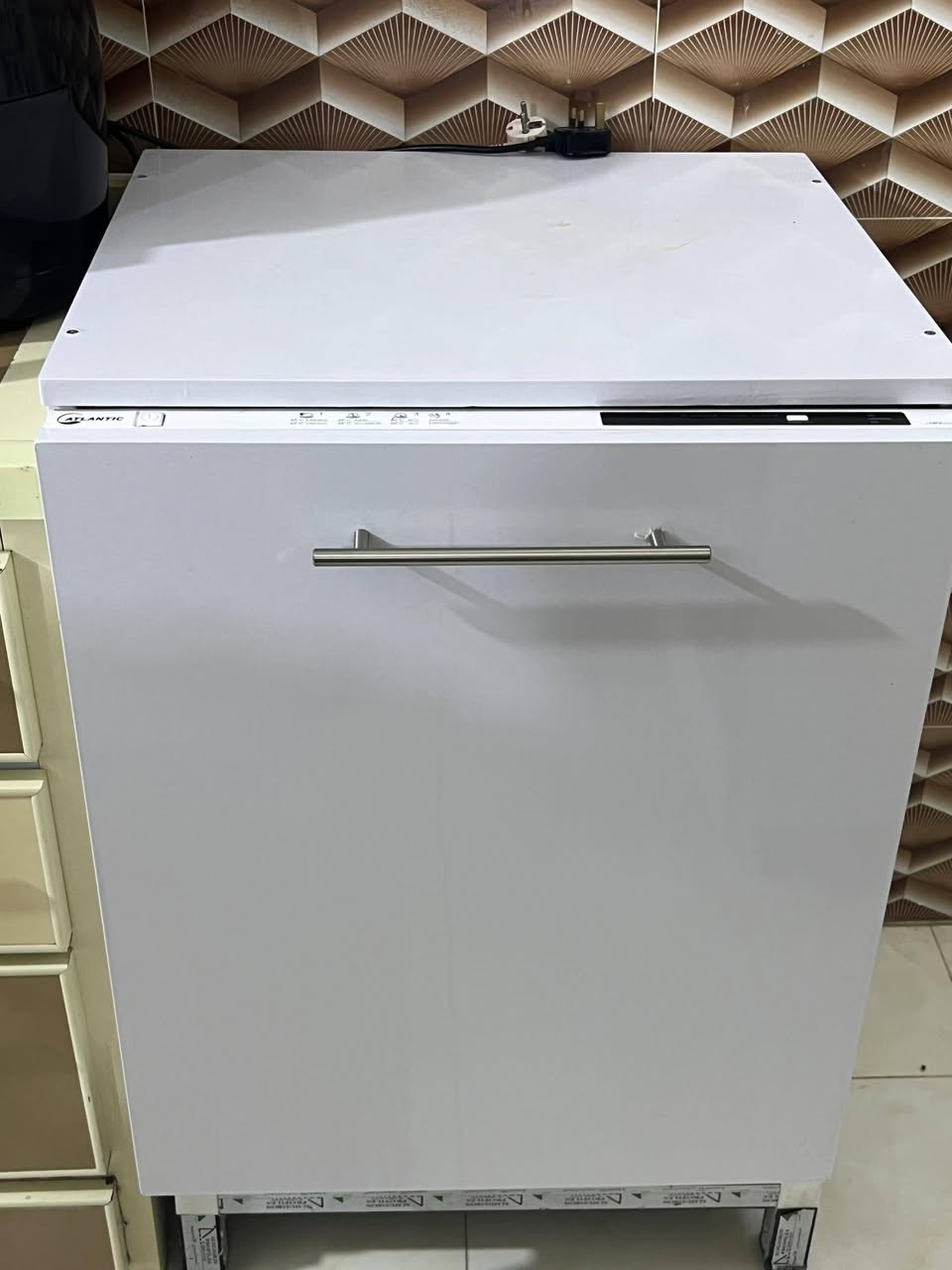 أغراض للبيع غرفة نوم نظيفة كلش وكنتور أطفال وغساله صحون للتواصل *********** مكاني قطاع 28
