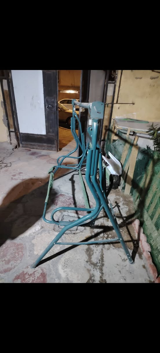 مرجوحه نضيفه وقويه ناقصها بس الكعده مالته انشكت لا بيه زنجار ولا شي الارتفاع 160ولعرض حوالي 140السعر 65العنوان البصره المشراق الجديد ***********المو شراي لا يراسل رحمه لوالديكم
