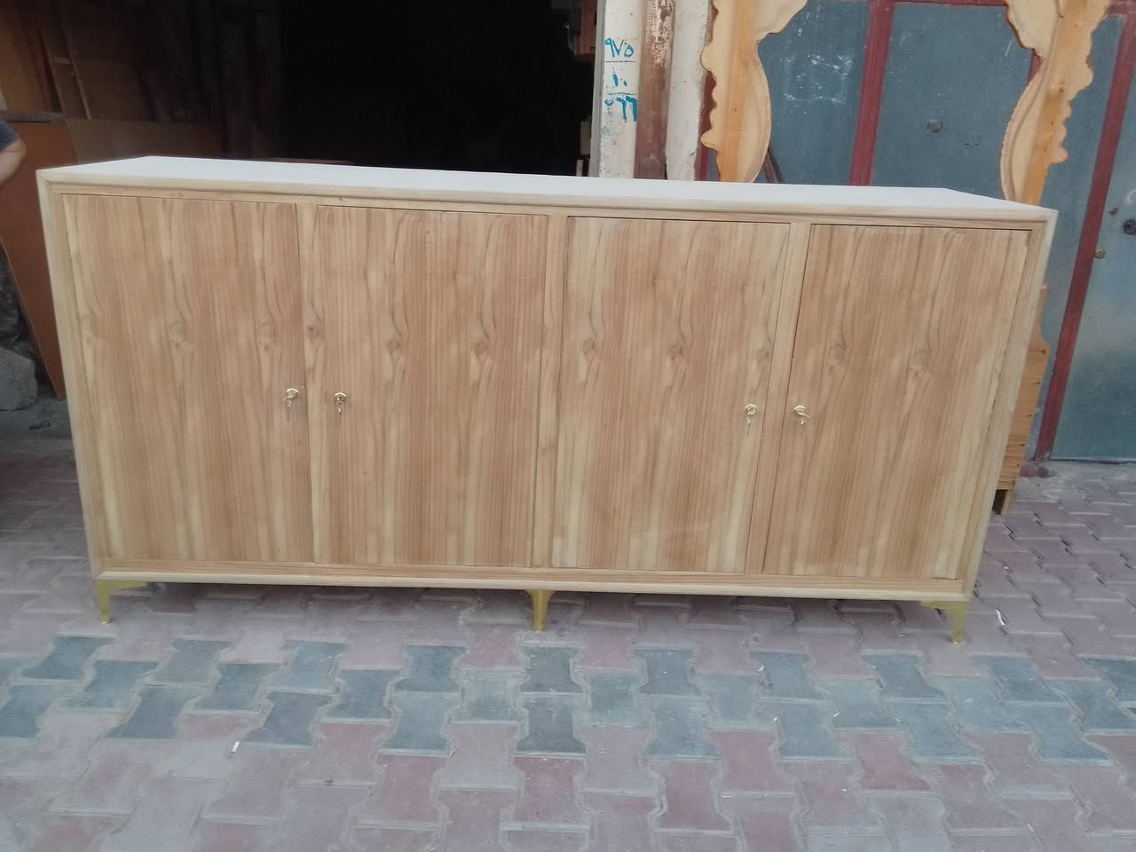 صندوق للبيع 4 أبواب للاستفسار على الرقم
***********
