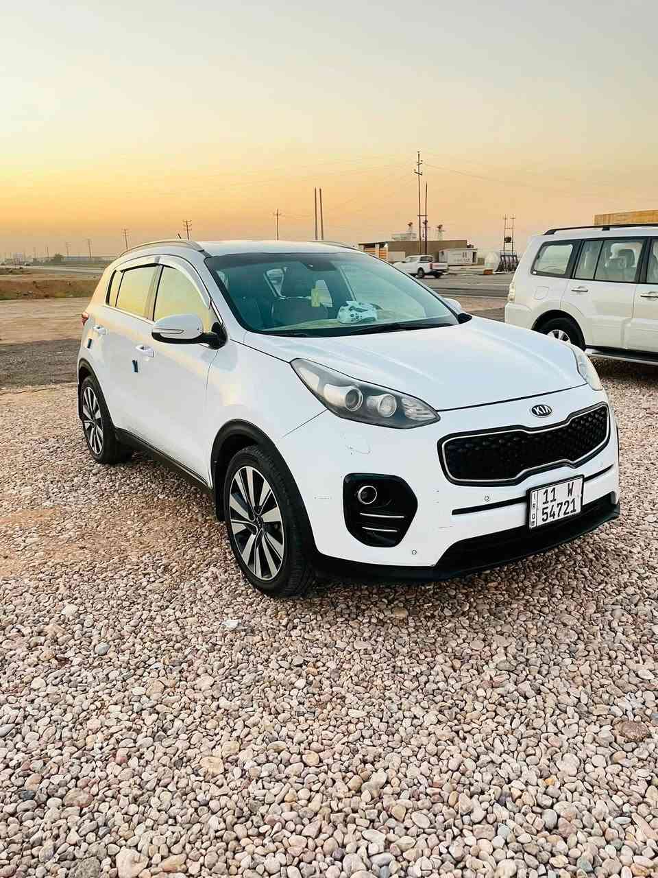 السلام عليكم 
سبورتج 2017 خليجي
محرك 2000 دوش 
سيارة نضيفة مال جناي
رقم بغداد سنوية لـ30
تخم تاير جديد
صدر كله جديد  
سيارة نضيفة مامتعوبة
من كل النواحي 
ضررها فقط 
جاملغات خلفية صبغ 
والجاملغ الامامي رش بسيط
كلش قليل 
بسبب شخوط 
والباقي كفالة
مري جانبية شفط
نضامين قيادة 
دواخل بيجي بالكامل
كلها مدوشمها جديد 
شاشة - كامرة
تبريد ثلج ماشاءالله❄️ 
سيارة نضيفة مال جناي مامتعوبة
ماشية 146 
السعر 155$📍
رجاءاً فقط الشراي يتصل 
مكاني ديالى - كنعان - الشارع العام
للاستفسار والاتصال واتساب 
***********
