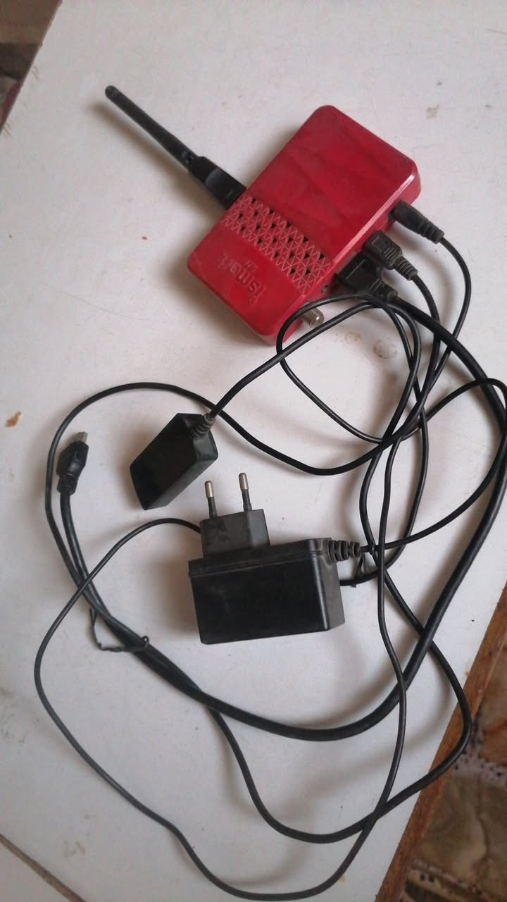 عندي شاشتين للبيع LG اصليه صناعه كورية
الاولى حجم ٤٢ سعرها 125 قفل
الثانية حجم 32 سعرها 100 قفل يجي وياها ستلايت هدية
وهية اصلا بيه ستلايت داخلي
مكاني بغداد مدينه  رقمي *********** لا تراسلني علفيس فقط واتساب
