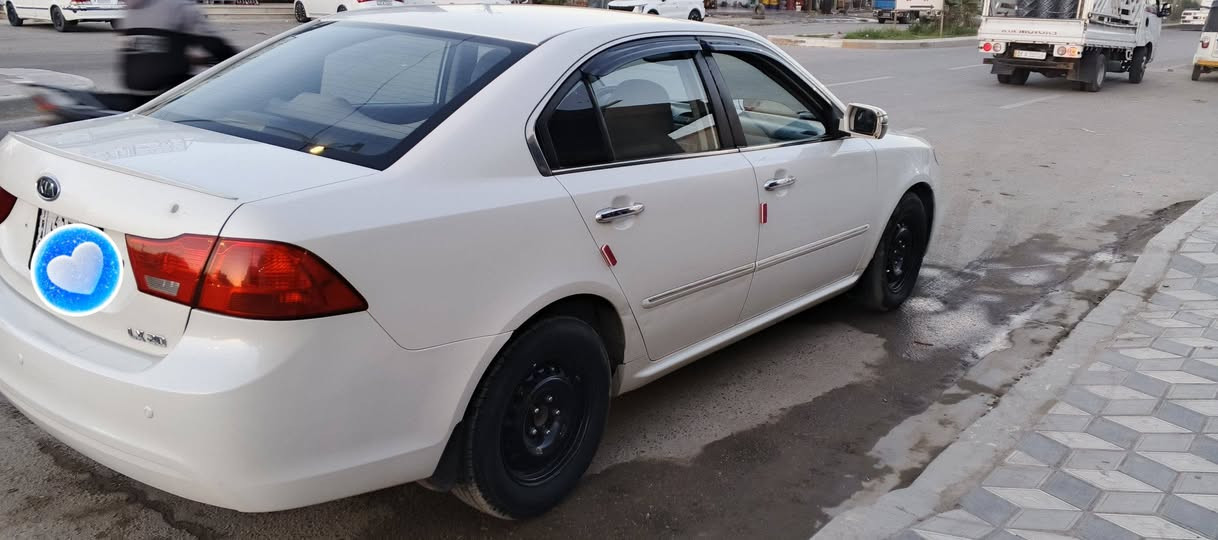 سلام عليكم 
كيا اوبتما موديل 9 وأرد كوري رقم بغداد 
الماني مكفولة من ضربه بيه صبغ قليل اثر جرد السياره مال جناي تخم تاير جديد تبريد شغال السياره جاهزه كل نقص ما بيها 
السعر 105 بيه مجال العنوان بابل شوملي الاتصال ***********
