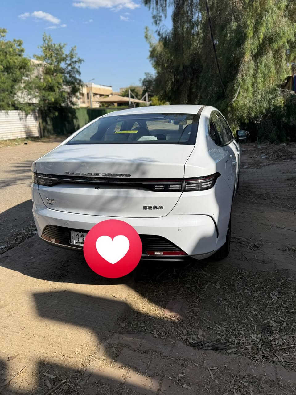 ((مرقم كامل بغداد  ))
بي واي دي دست رويل( زيرو زيرو)  ماشية كد الترقيم 

كامل ملحقاتها تجي بصمة وكارت 
وتجي وياها عدت كاملة

وبيها إضافات كاعيات حوضيات
وفرشت دشبول 
وغلاف بصمة وستيرن 
ومنزللها برامج للشلشة وكل التحديثات
شاحنة ومنفاخ الاطارات والعدة كاملة
رقم بغداد( بسمي )
الرقم ( *********** )
مكاني بغداد( حي الإعلام ) 
السعر 19500

