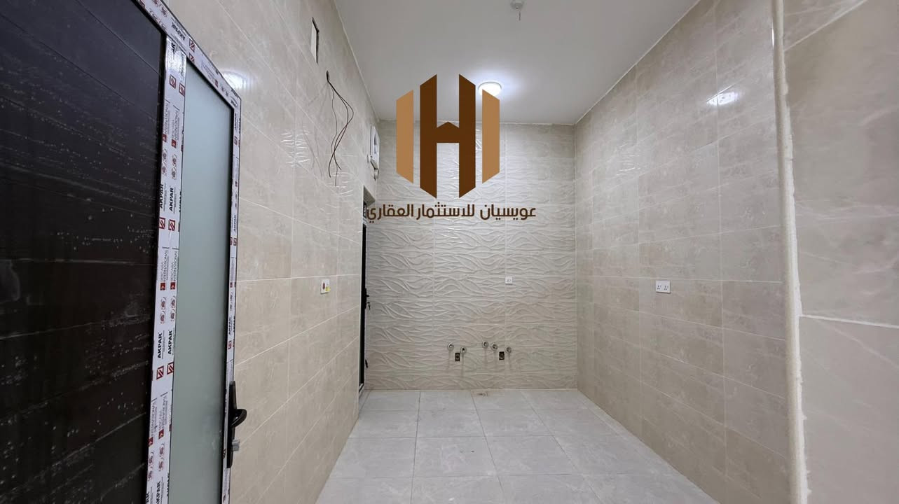 📢 شقق سكنية مميزة للإيجار – المشراق الجديد🤩🔥

فرصة رائعة للسكن في منطقة المشراق الجديد، شقق حديثة وموقعها جداً مرتب وقريب من شارع الوفود، مناسبة للعوائل الباحثة عن الراحة والهدوء.

🔹 تفاصيل الشقق:

* غرفتين نوم + صالة واسعة
* المساحة: 125 متر
* متوفر شقق أرضي + طابق أول
* بناية جديدة وغير مسكونة
* تصميم عملي ومريح للعوائل

🔹 المميزات:

* موقع هادئ ومرتب جداً
* قريب من الشارع العام والخدمات
* مناسب للعوائل بشكل مثالي
* سهولة وصول ومكان نظيف وآمن
* تشطيب جيد وبيئة سكنية مريحة

💰 سعر الإيجار: 800,000 دينار عراقي شهرياً

🔥 الطلب عالي والعروض محدودة 🔥
📈 يوجد المزيد من العروض والطلبات بكثرة

📞 للاستفسار والتواصل:
***********
