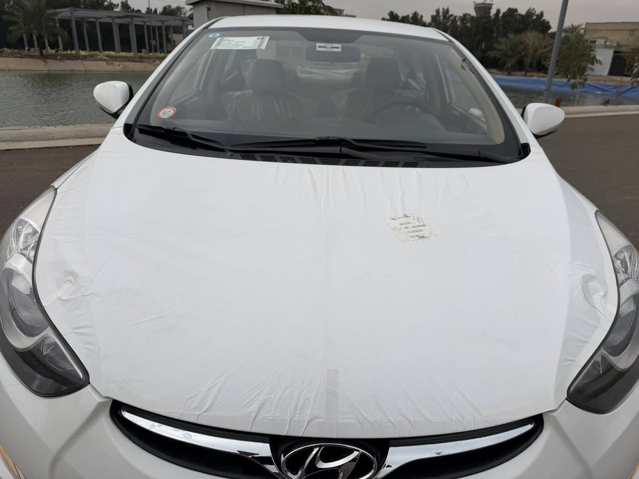 مخزن استلام الشركه العامه خليجي
السياره بعدهه بفابلون الشركه زيرو ماشيه 16 الف 

السياره مكفوله من الصبغ والبارد والشخوط والتكحيل ومن كلشي 

داخل بيجي 

اشاير مري 

ويل 16 تاير شركه والسبير منازل 

محرك 1600 دوش 

السياره جديده وبل عافيه عل تكون من نصيه 

رقم بغداد دولي بسمي هزه وسنويه جديده 

مكان السياره بغداد 
السعر 110 وبيه مجال للشراي 
متوازي عل بيع 

رقمي ***********
