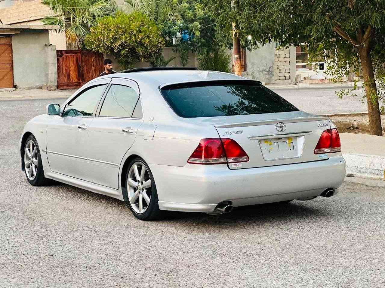 شاهینە ٢٠٠٥ مـوس ١٨٢ بێ دوکەڵ فوول مواسەفات جلد و هیتەر و سڵایت ویل دنگە کۆدی هەیە بە ناوی خۆمانەوەیە ٣ پارچە بۆیاخی ئەوروپای هەیە دەعم و لێدراوی نیە بێ چاڵ و شوخت کامل مەسرەف کراوە تەبرید سارد و گەرم تەقە و ڕەقەی نیە سەیارەیەکی زۆر جوان و پاکە ماڵی دۆستە سعری ٦٧ وەرەقە و کەمێک مەعامەلە لە نزیک کەلارم *********** كالار, السليمانية
