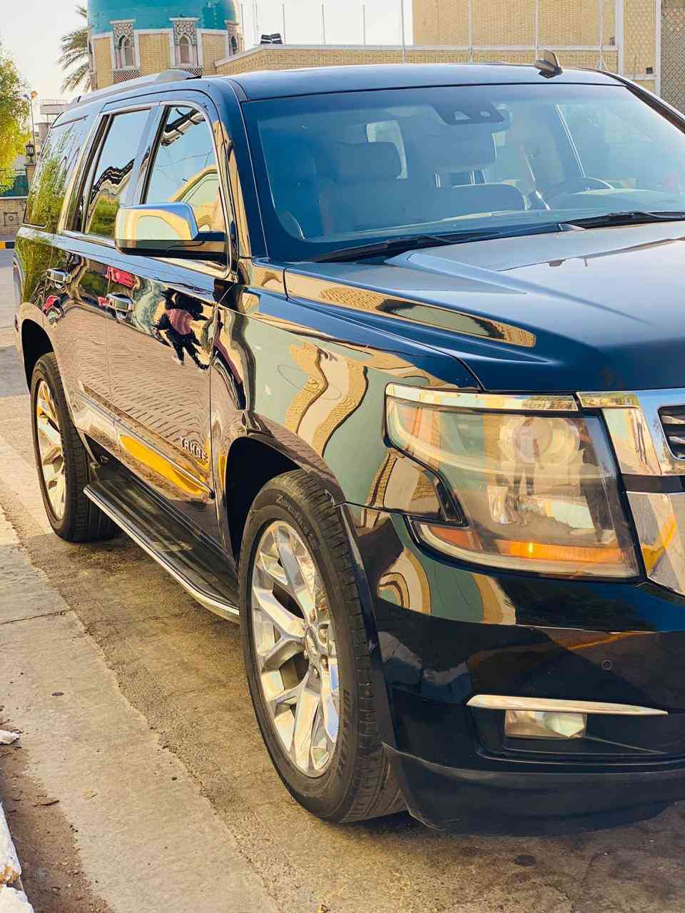 السلام عليكم
تاهو 2020                         PREMIER
السياره داخلة للعراق بدون حادث وبدون ضربه ومكفولة من الغرق
بل عراق صار بيه صبغ جاملغين والبنيد صبغ فقط بدون ايرباك وبدون شواصي 
المواصفات
سلايد
رادار امامي وحساسات امامية
رادار خلفي وحساس خلفي
رادار بل مريء
حساس بلشكن السايق 
خزن ميمور بل كشن
الشكنات كهرباء + المقاعد حار بارد تدفئة تبريد 
النقطه العمياء
شاشة DVD
الكشنات منفصل 7 راكب 
جنطة كهرباء
ويل كروم 22 مع تخم تايرات جديد
تبريد ثلاث قطع
تدفئة بل مقاعد الخلفية
الستيرن تدفئة
تحكمات ستيرن
قاصة
شفتات ستيرن
داخل جلد بيجي
اشاير بل مريء + المري شفط 
تحديد مسار 
مثبت سرعة 
السياره 4WD
داوسة البانزين والبريك كهرباء
تشغيل عن بعد 
بصمة ابواب
نظام ملاحة GPS
بريك تلقائي مانع تصادم
                                                                   8V 5.300          مكينة 
حصان 355
كير اوتماتيك تعليك 
رقم بغداد الجديد وهزه جديدة
بعد بيه هواي مواصفات ومعرفه موصفات البريم 
سعره 345$
ماشية 92mi
مكان السيارة بغداد حي القاهرة
للأتصال ***********
