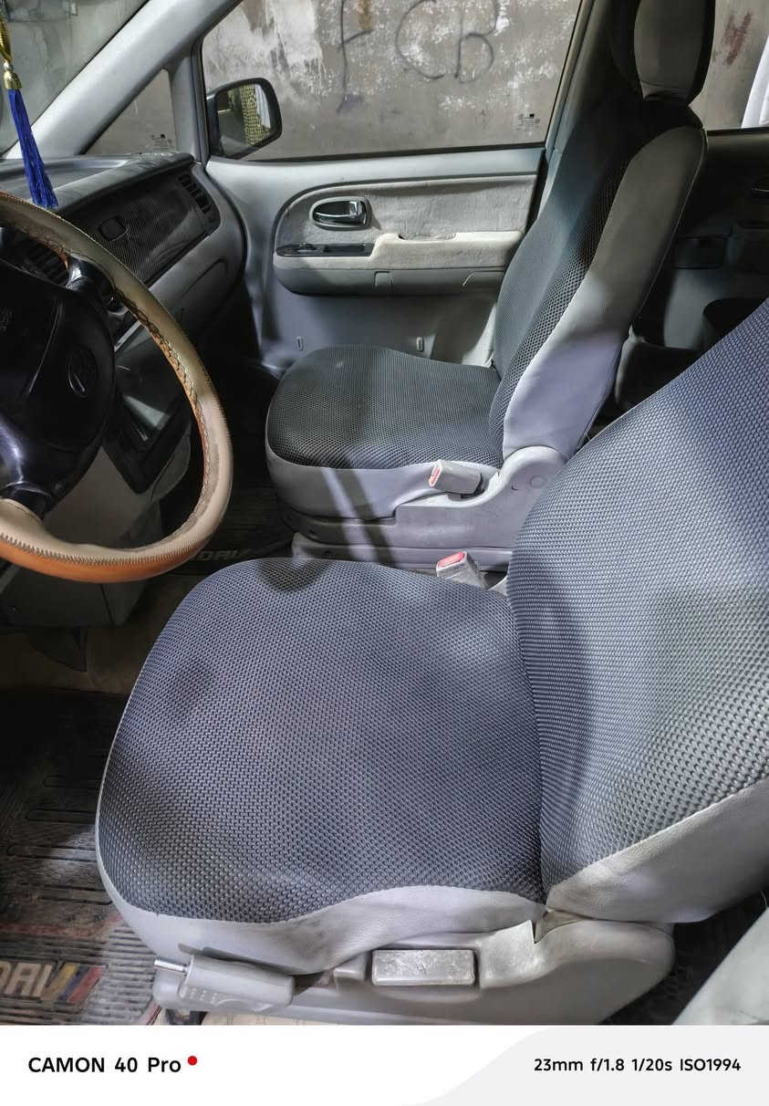 السلام عليكم للبيع هونداي ترانجيت 2006 خليجي بابل رقم جديد باسمي  7راكب  محرك6v حجم2700 كير اوتوماتيك مكفولات تبريد قطعتين امامي وخلفي شغال تدفىة شغاله ماصدات اماميةجديدة تخم تاير جديد باتري جديد شاشه كبيرة كامرة وحساسات خلفية دوشمة جديدة مع الارضية جلد  ريمون سنترلك جامة امامية جديد تتقفل الابواب  عند السير جرس عند 120 السيارة جاهزة مصبوغة حزام بيها ظربة بالبك لايت خلف الساىق قديمة كهربايات كلها شغاله السعر 75 عنوان حله مهناوية م*********** واتساب موجود
