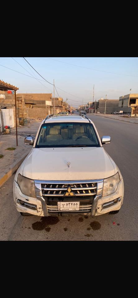 سلام عليكم باجيرو حبتور فول مواصفات 2010 محرك كير كفاله والكشر كدامك البنيد مبدل فقط بغداد سنويه 29 جاهزه للاستفسار اتصل ودلل ***********
