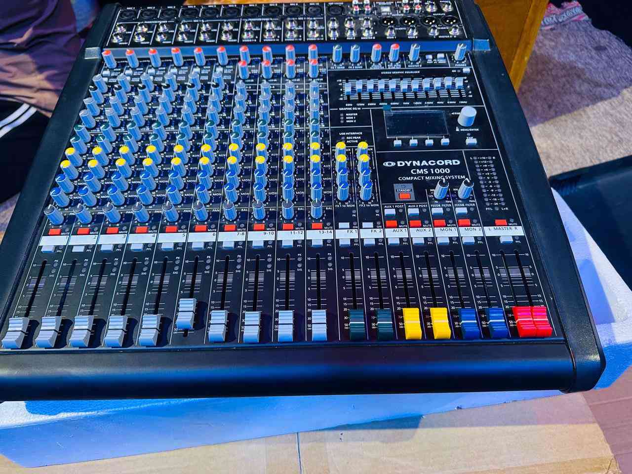 السلام عليكم
جهاز داينكورد ١٠٠٠ كوبي درجه اولى 
جهاز جديد كلش لامفتوح ولا مصلح 
مكفول من اي شي تجي وتفحص حسب قناعتك
السعر (٧٠٠) الف
***********

0773 730 9081
