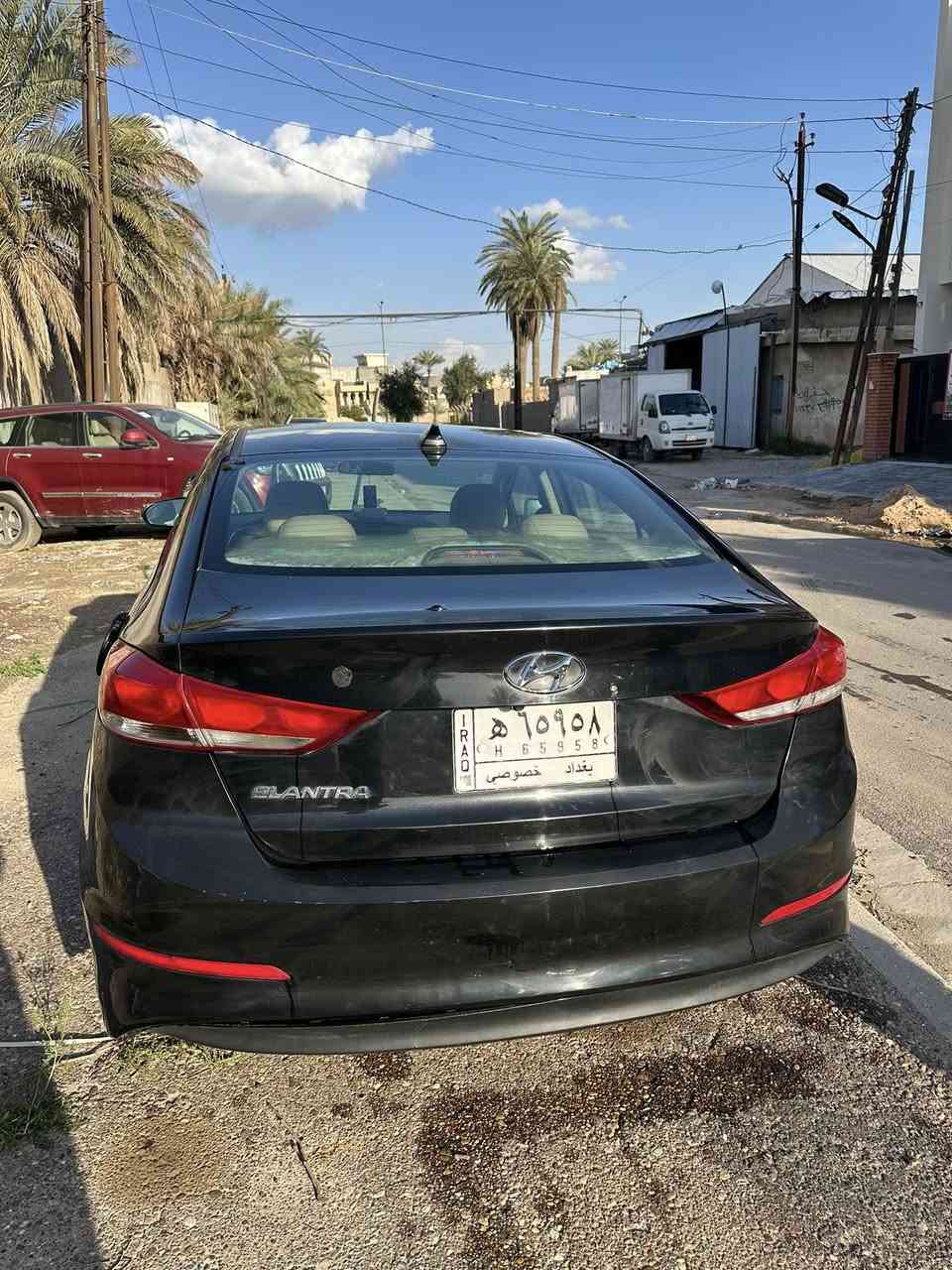 النترا وراد امريكي موديل ١٨
ماشية ٤٨ الف ميل 
ضررها طلقتين بالباب الوره السايق وبالصندوك 
مكفوله من الصبغ والتبديل 
المكينه مالتها جديده مبدلبها رواجز وكاله موبز 
السياره كفاله عامة عدا الطلقتين وبدون صبغ
مكان السياره بغداد نفق الشرطه 
رقم صاحب السياره 
***********
السعر ١٣٤ وبي مجاللل
