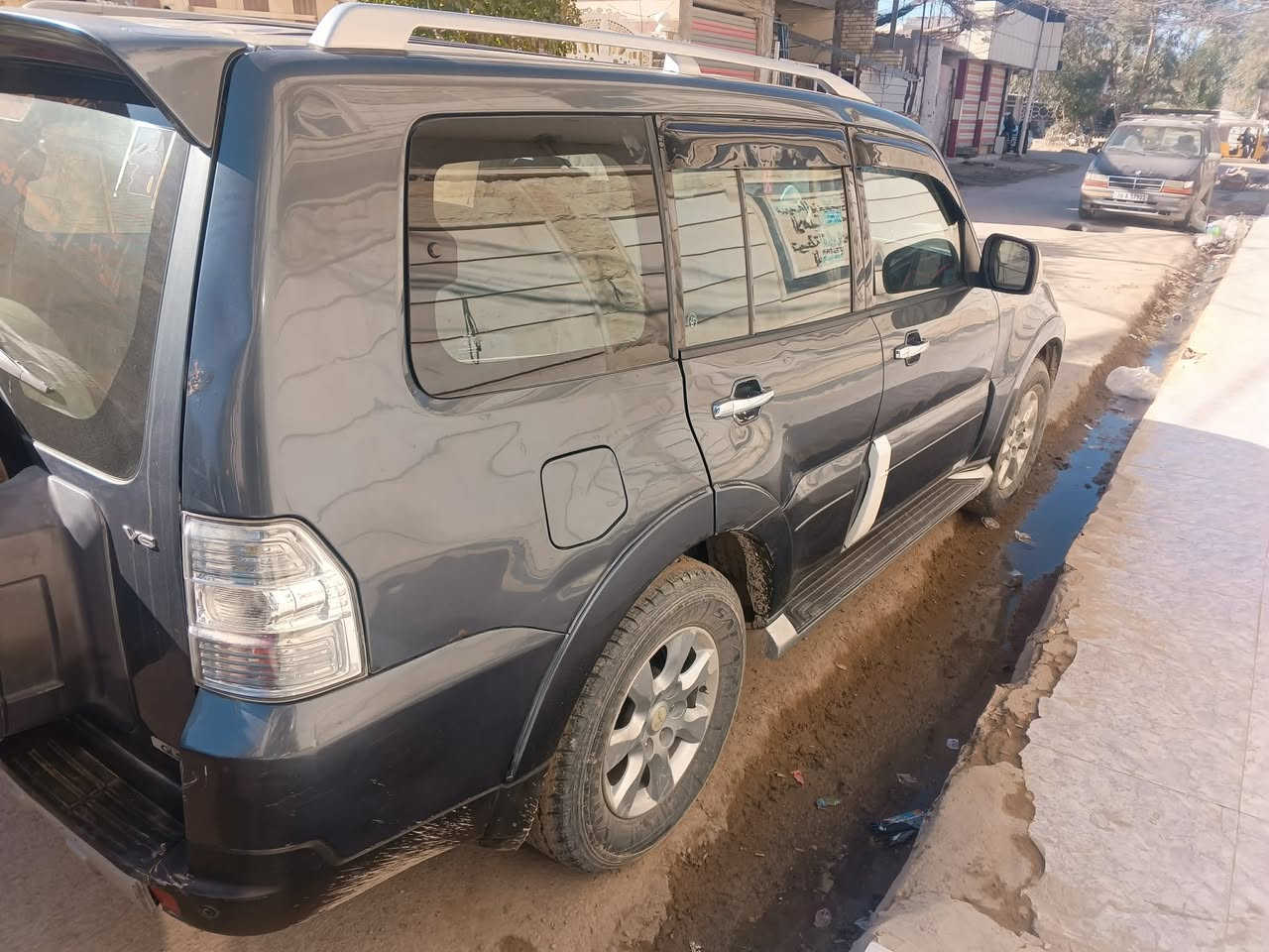 السلام عليكم باجيرو 2008 للبيع سيارة حلوة او نضيفة مال جناي بيهة قطعة صبغ وحدة بل جاملغ الخلفي بس السعر 124او بيهة مجال عنوان ديالى الخالص ***********
