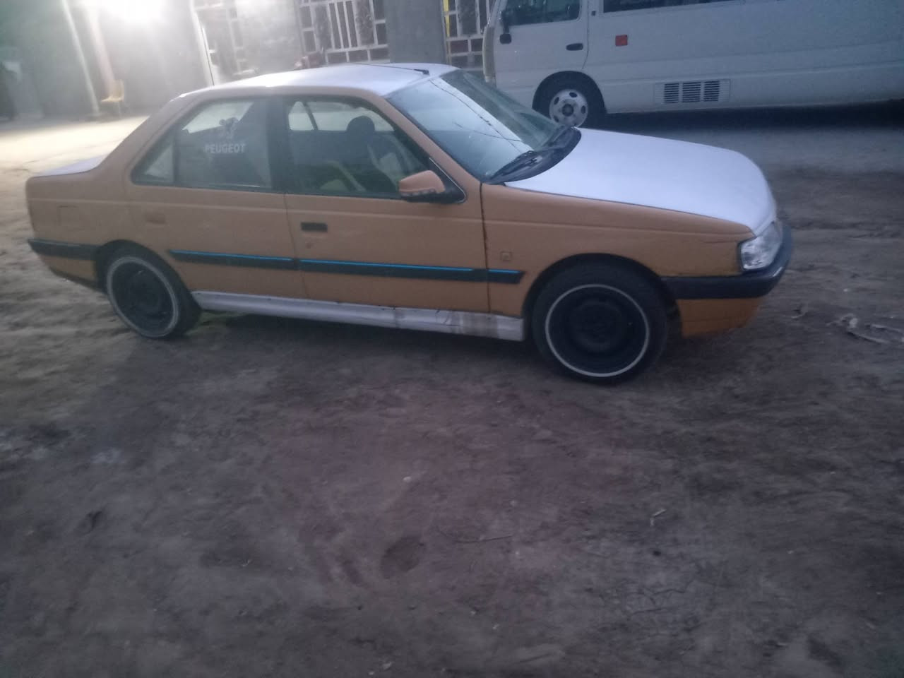 السلام عليكم بيجو 405 سياره مكفوله كفاله عامه من كلشي مكينه وكير فرنسي جدد حداديه وتخم تاير كهربائية كل شغاله سياره خير من الله سنويه 2031 مصفره هيه وغرامات وصل خط وبحث جديد سعر 33 بيه مجال العنوان بابل *********** تريد وكاله تريد تحويل
