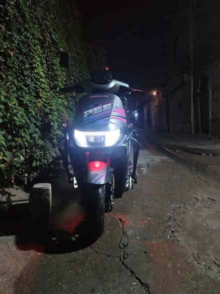 السلام عليكم ماطور شحن كوريا ام ار  رياضي مزود فول تزويد  للبيع استعمال قليل جدا بريكات رياضي دسك امامي وخلفي دبل اشاره مدرع بل كامل بلوتوث بي  6 بطاريات ونلي الاصليه
لايت عالي ناصي اصفر وزينون  ورماش تايرات بطح السعر 800 وبي مجال
مكاني موصل
*********** وبي واتساب
