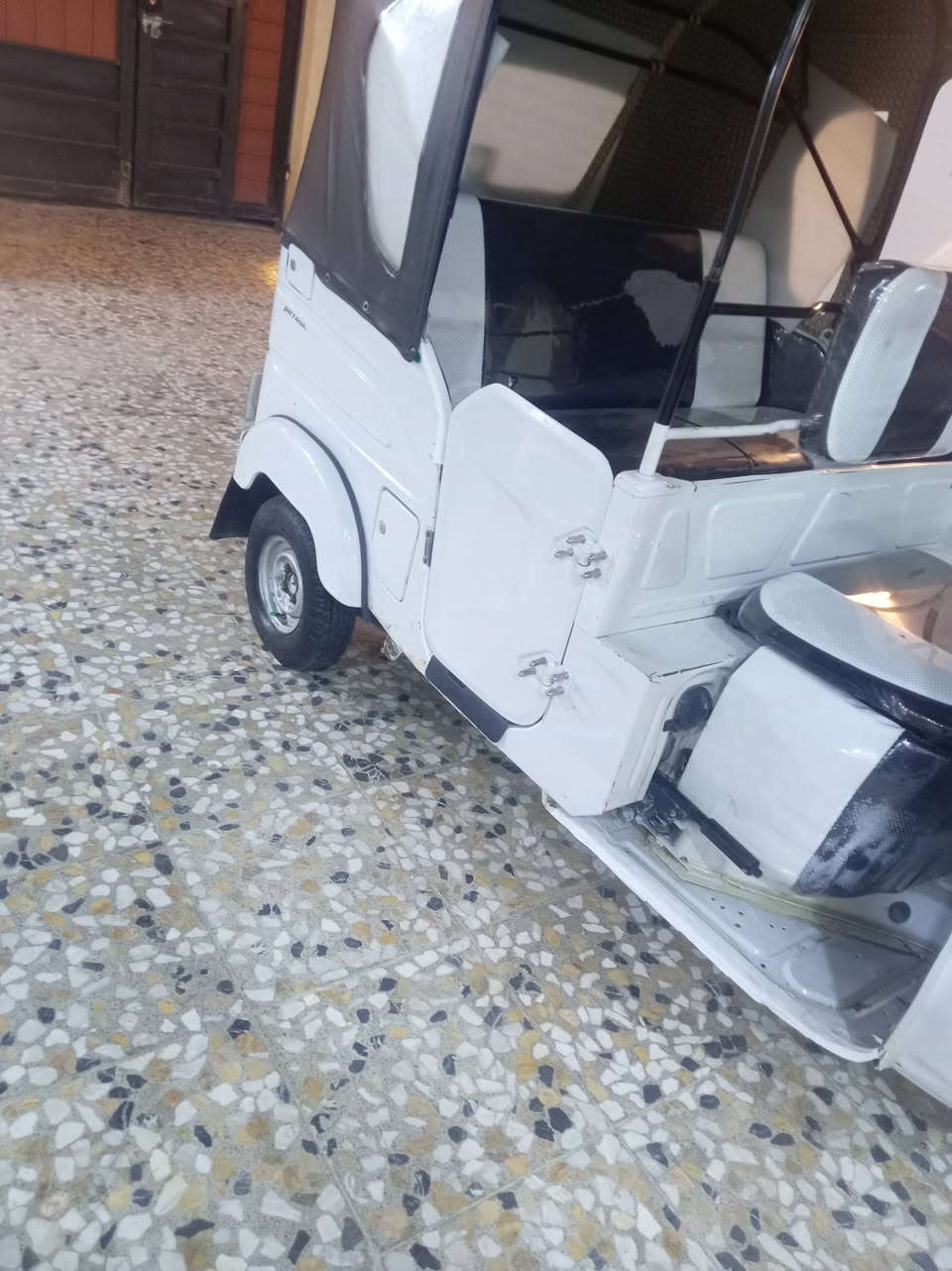 سلام عليكم تكتك  موديل 2021  شهر 11 تكتك مكينه اكسن  خير من الله. مكان  زعفرانيه. جسر ديالى  القديم ***********.   7700 بيها مجال الشراي. غير متواجد عل خاض
