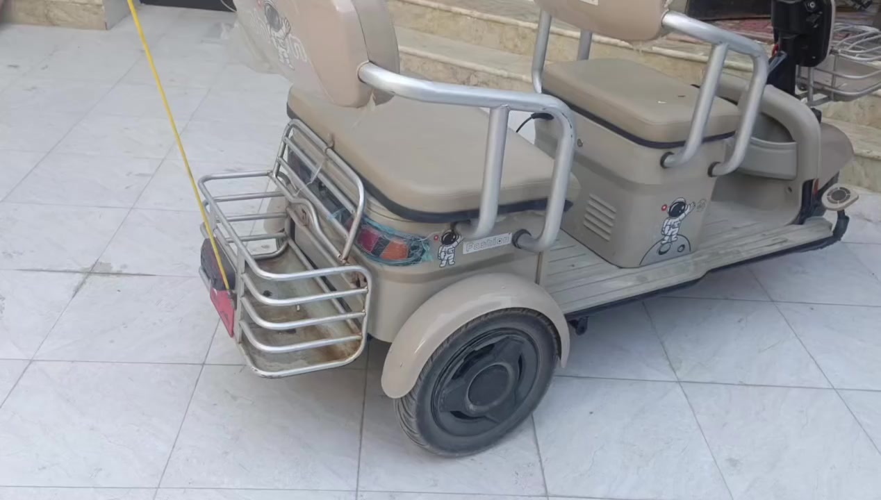 دراجه شحن ثلاثه عجلات نظيفه جدا السعر مليون ومئتين وخمسون وبها مجال السراي يتصل على هذا الرقم*********** السكن البصره ابو الخصيب
